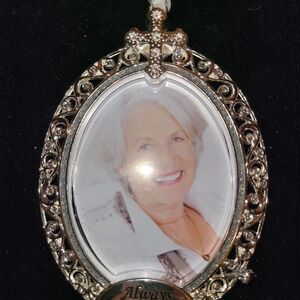 Harvey Lewis "Always Remembered" 20q7 Silver Cross Photo Cheistmas Ornament